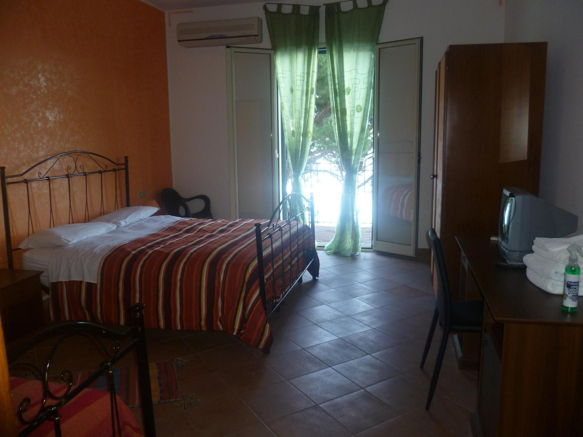 Alba Tra I Pini B&B Cefalù Kamer foto